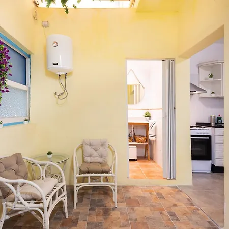 Home2book Charming With Interior Patio Apartment