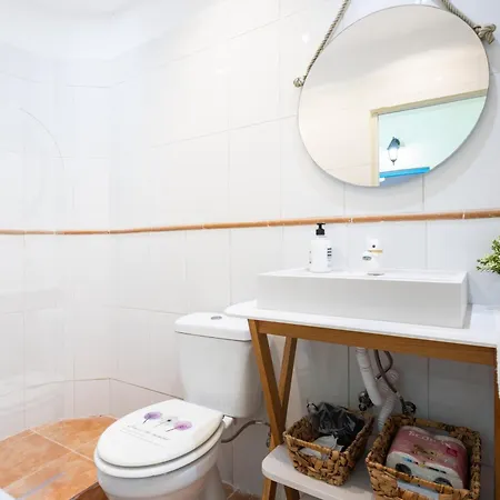 Apartment Home2book Charming With Interior Patio