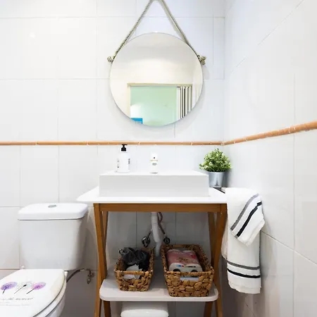 Apartment Home2book Charming With Interior Patio