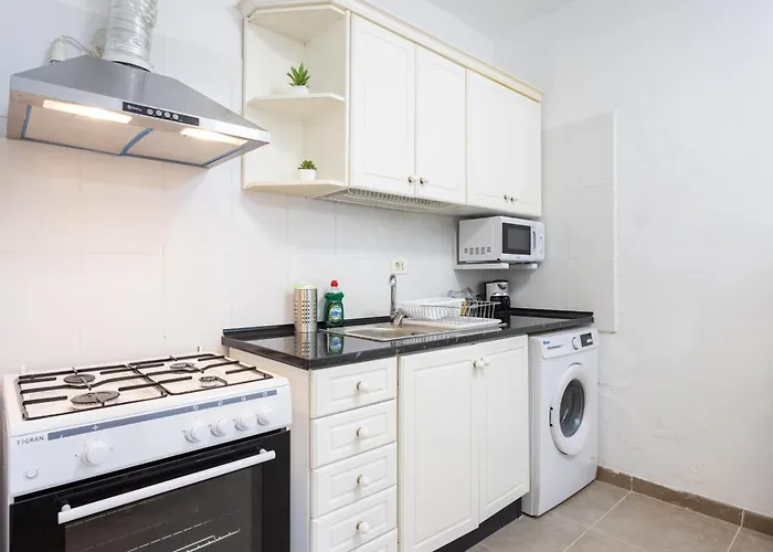 Appartement Home2book Charming With Interior Patio