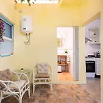 Home2book Charming With Interior Patio Appartement